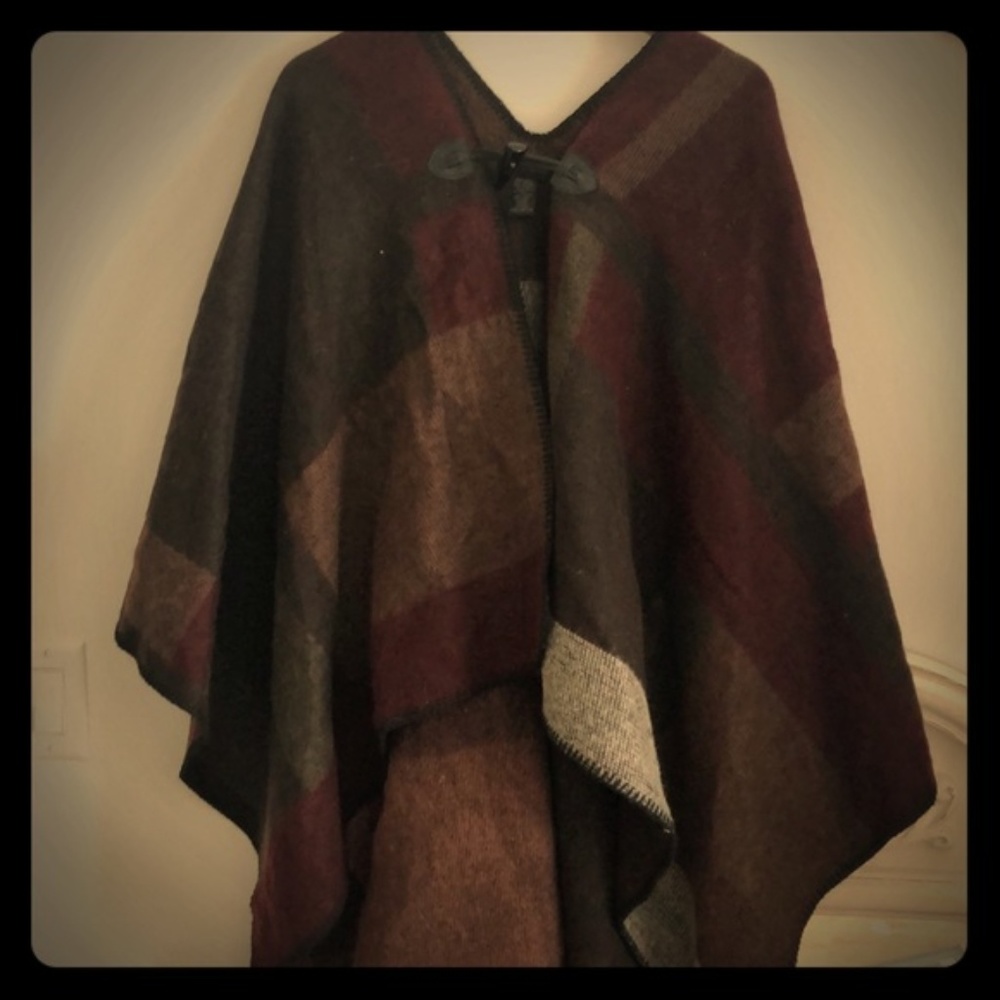 Steve Madden Burgundy and Grey Cape